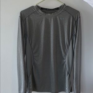 Gray men’s Nike Dri-fit. Long sleeve shirt. Size M